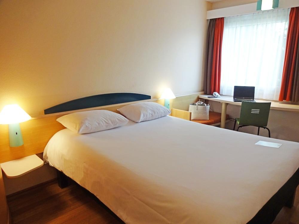 Отель Ibis Koeln Фрехен Экстерьер фото