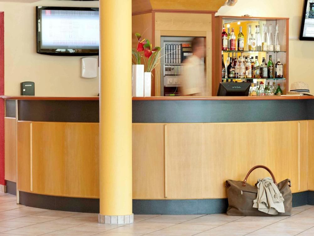 Отель Ibis Koeln Фрехен Экстерьер фото